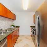 Amazing 2 Bedroom Apt At Brickell, Free Parking